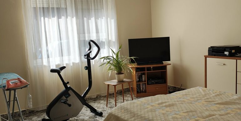 ab870e0a-b5b3-4e7e-b12d-de8ba293328f